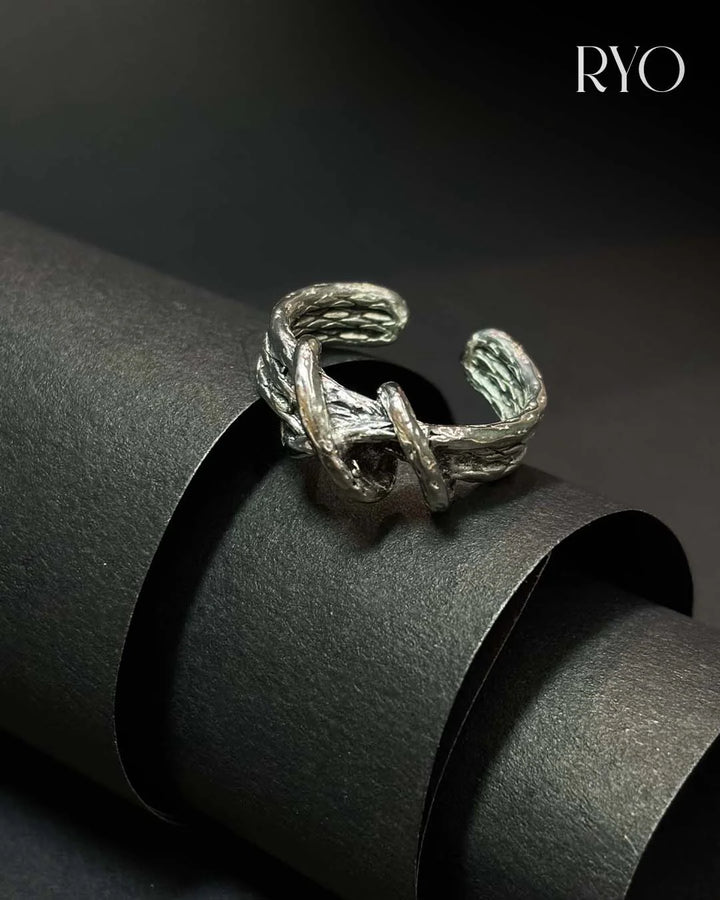 The Knotborn Ring - Silver / Unisex - Rings